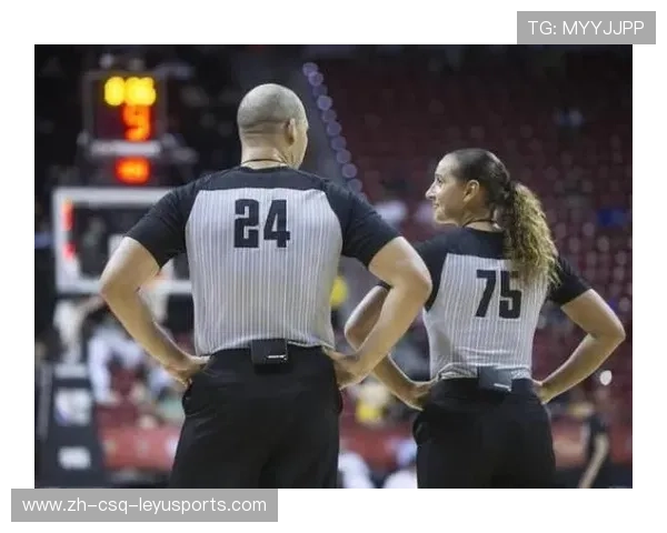 黑哨问题与裁判机制改革:CBA与足球联赛竞技公平性对比分析 黑哨问题与裁判机制改革:CBA与足球联赛竞技公平性对比分析